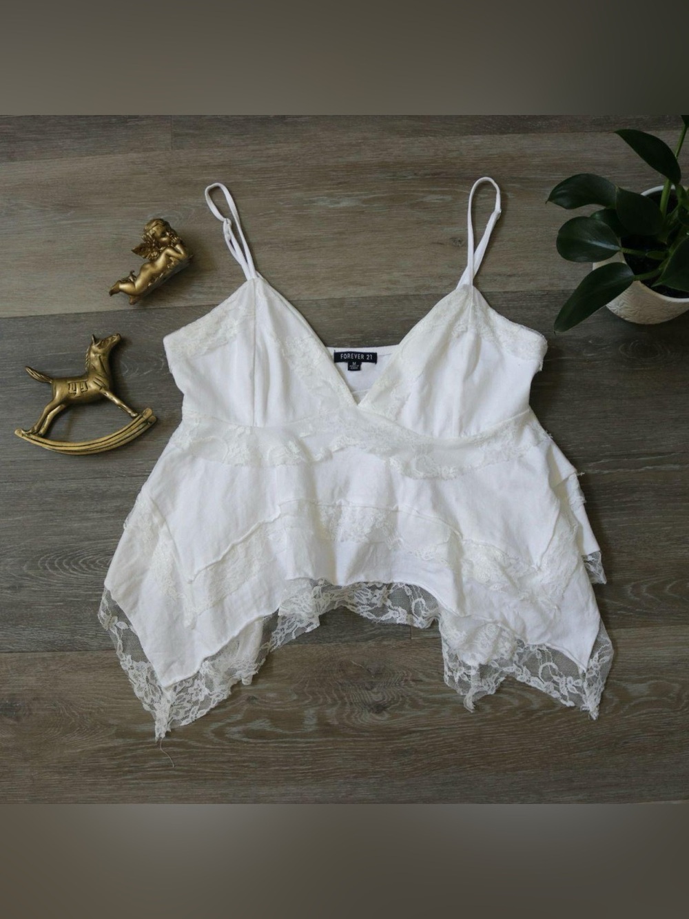 Forever 21 white lace trim handkerchief hem tank top